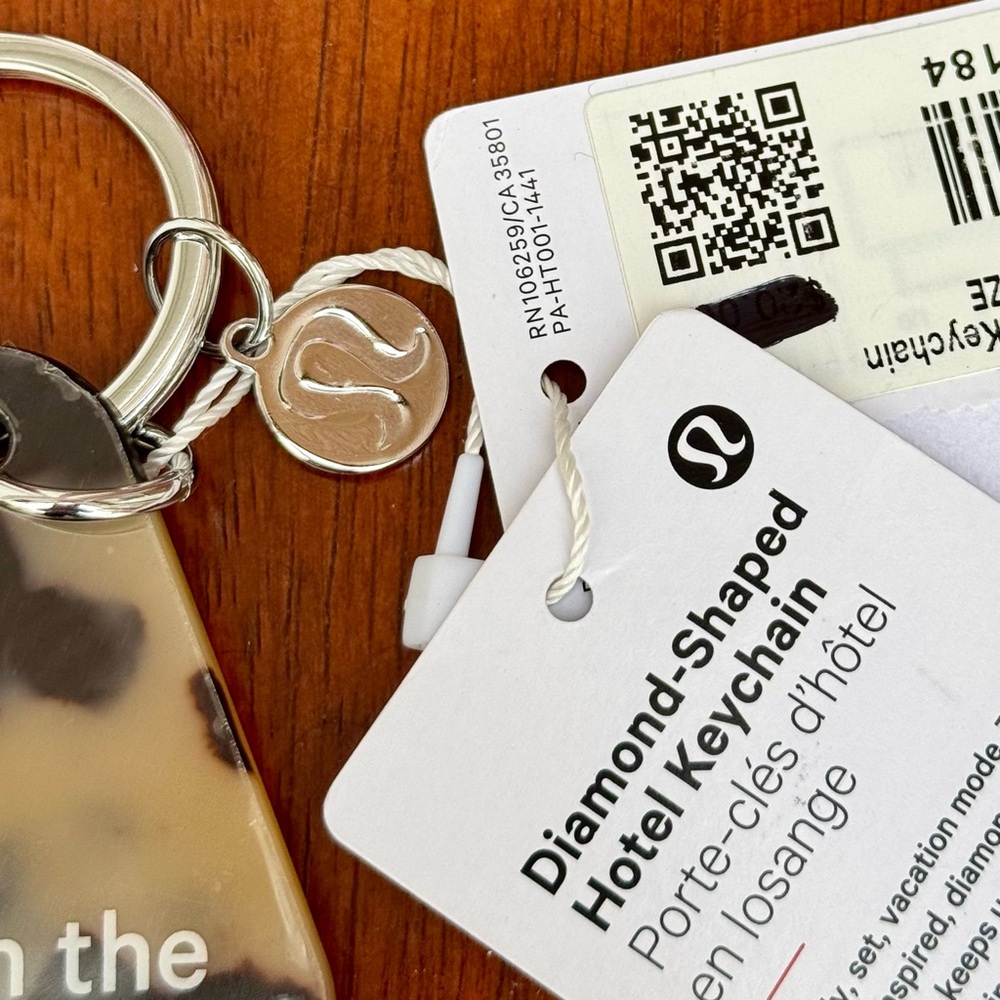 lululemon athletica Tortoise Keychain - Picture 4 of 4